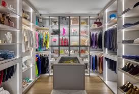 Urban Trend Closet